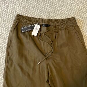 NWT women’s banana republic Amy green pants size XS